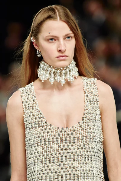 Look 72
